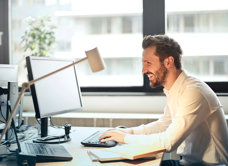 Resort coworking contact pic1 - Resort